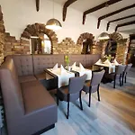 Zur Linde Hotel
