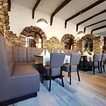Hotel Zur Linde 2*