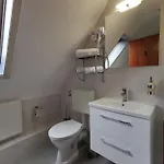Zur Linde 2*