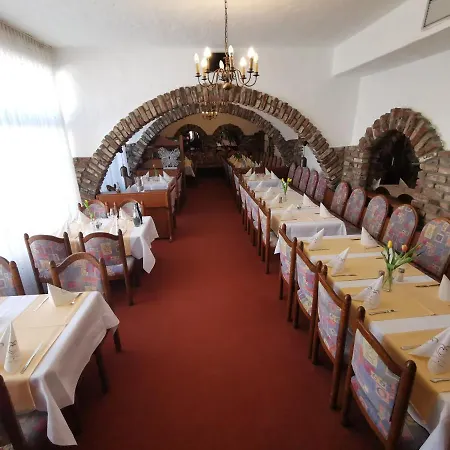 Zur Linde 2* Rommerskirchen