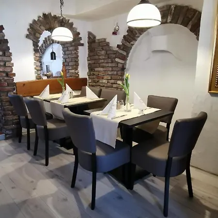 Отель Zur Linde Rommerskirchen