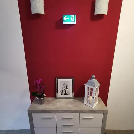 Zur Linde Отель