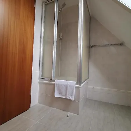 Отель Zur Linde 2*