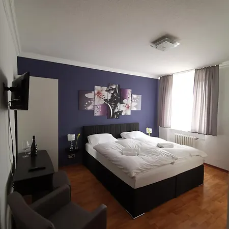 Zur Linde Отель