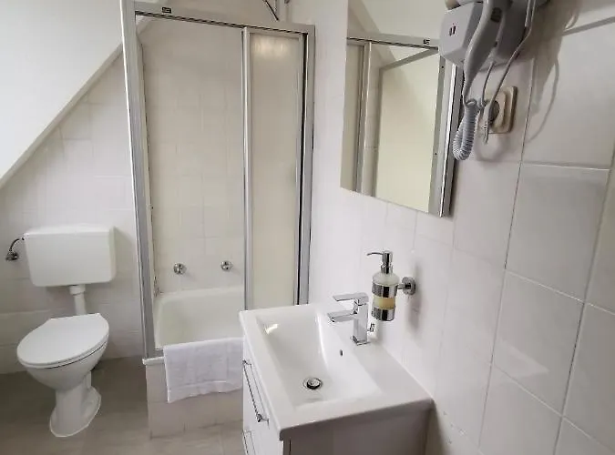 Ξενοδοχείο Zur Linde Rommerskirchen